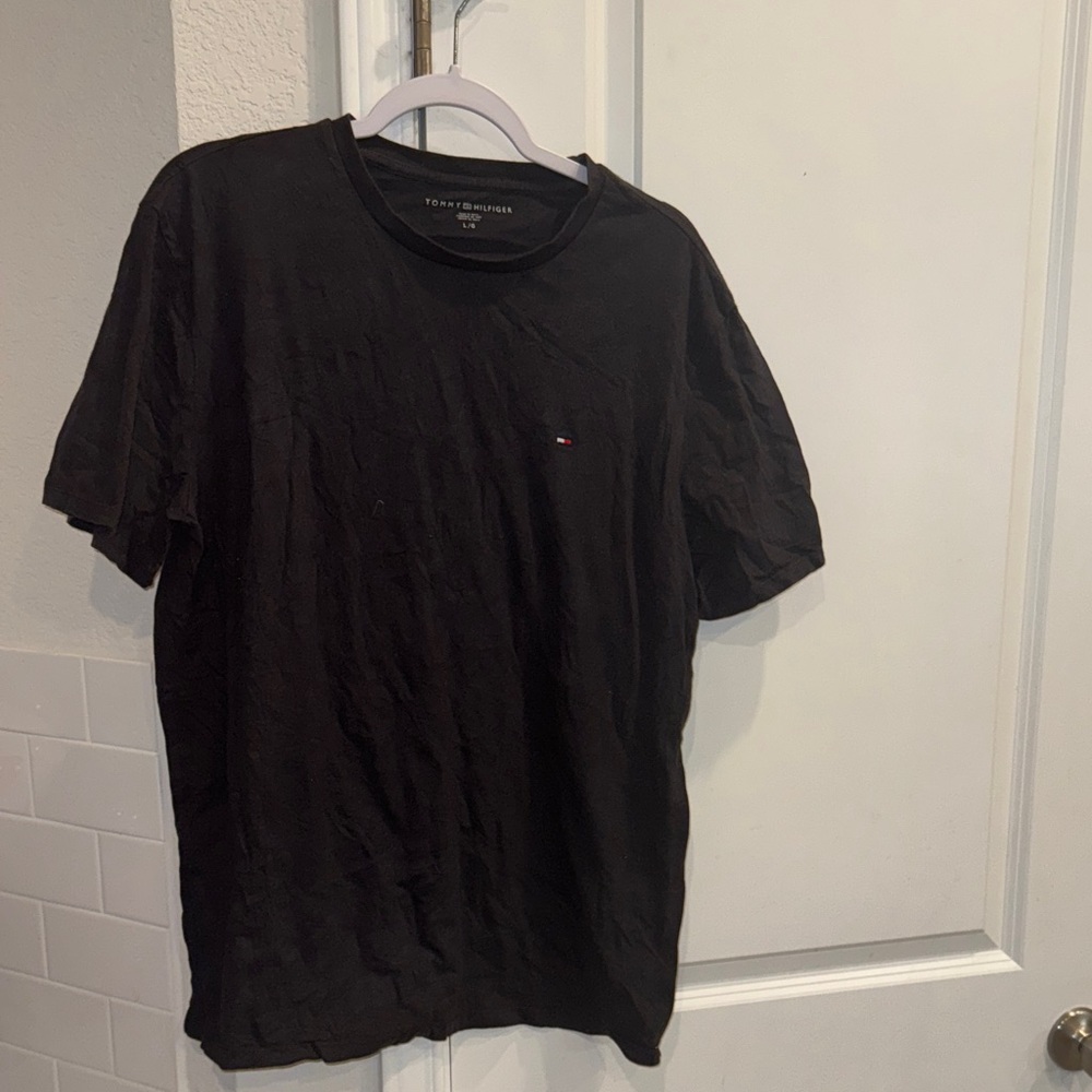Tommy Hilfiger Unisex Classic Black Tee